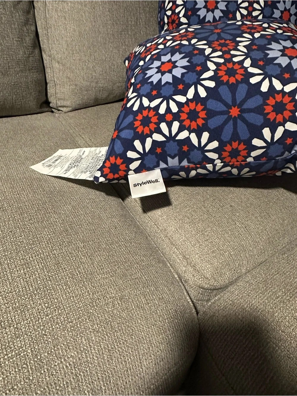 STYLEWE Blue, Red & White Floral Medallion Accent Pillow Set